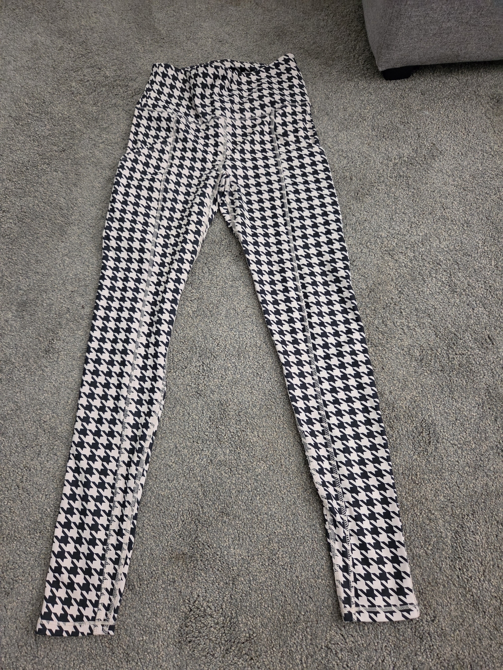 New Without Tags- Forever 21 Black & Cream Houndstooth Yoga Pants